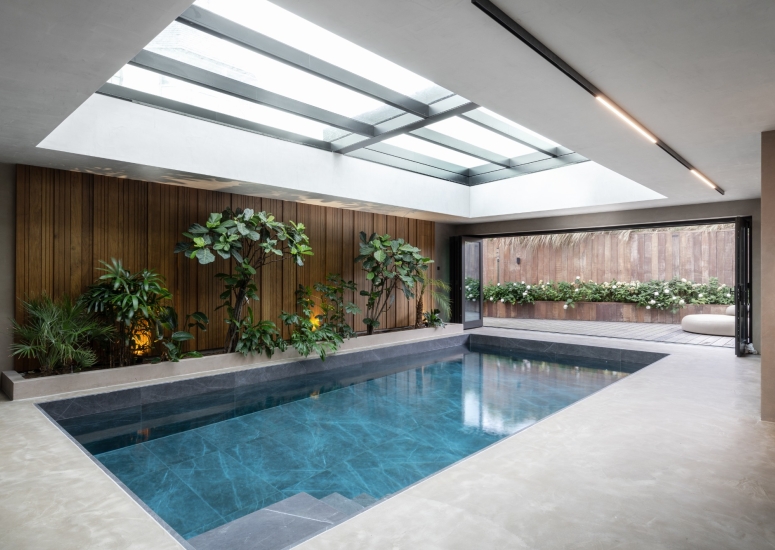 Luxe binnenzwembad Waterstijl