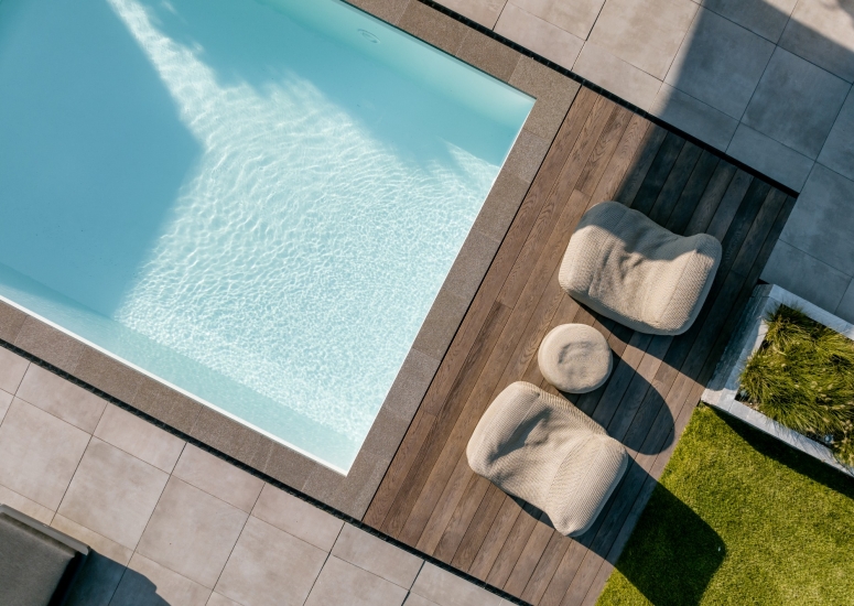Luxe Buitenzwembad Waterstijl