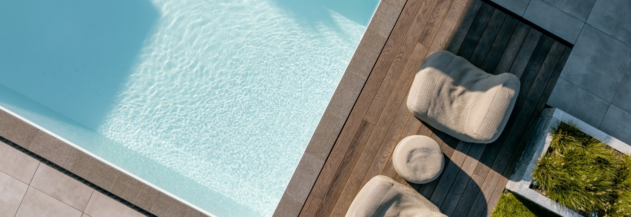 Luxe Buitenzwembad Waterstijl