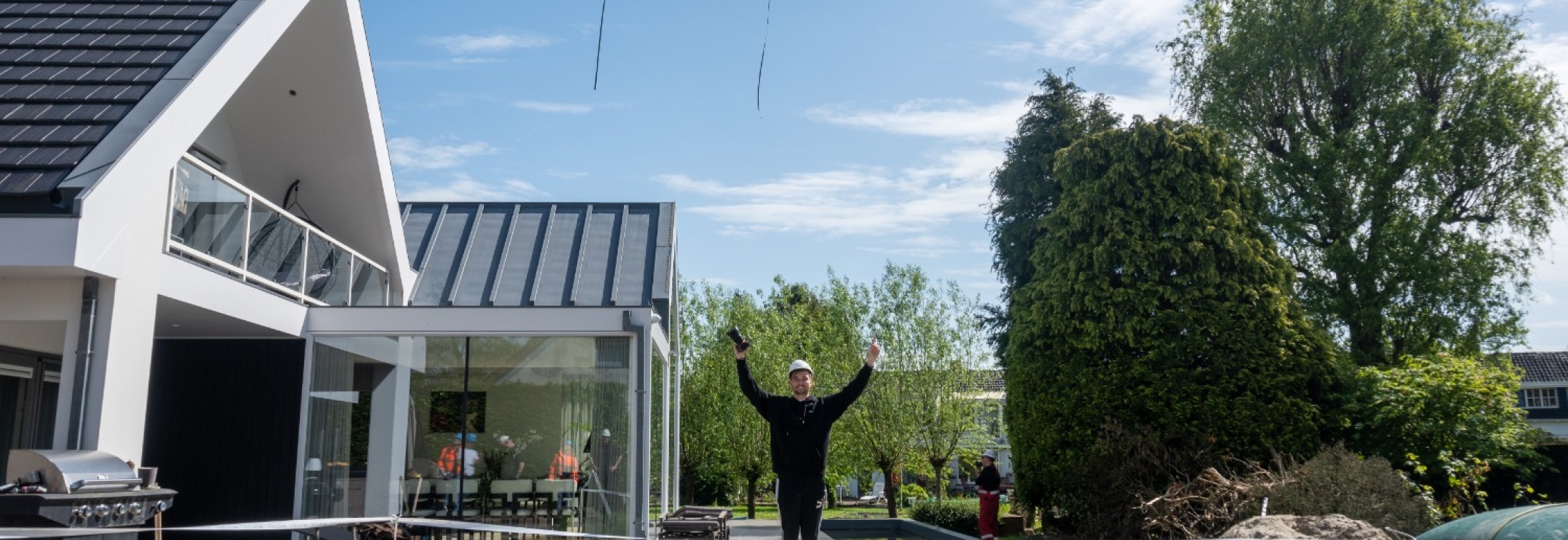 Zwembad in de tuin? Alles over vergunningen en regels in Nederland