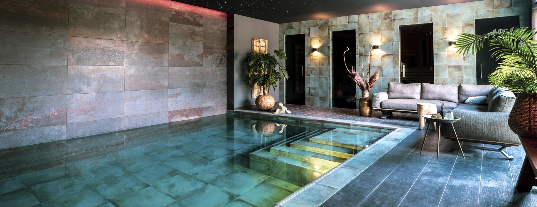 Luxe binnenzwembad zonder chloor gerealiseerd door Waterstijl