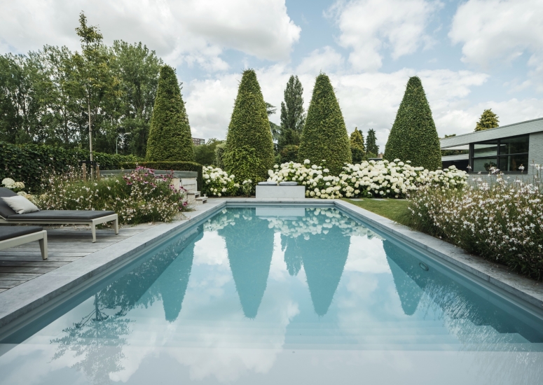 Waar komt een zwembad het beste tot zijn recht in uw tuin?